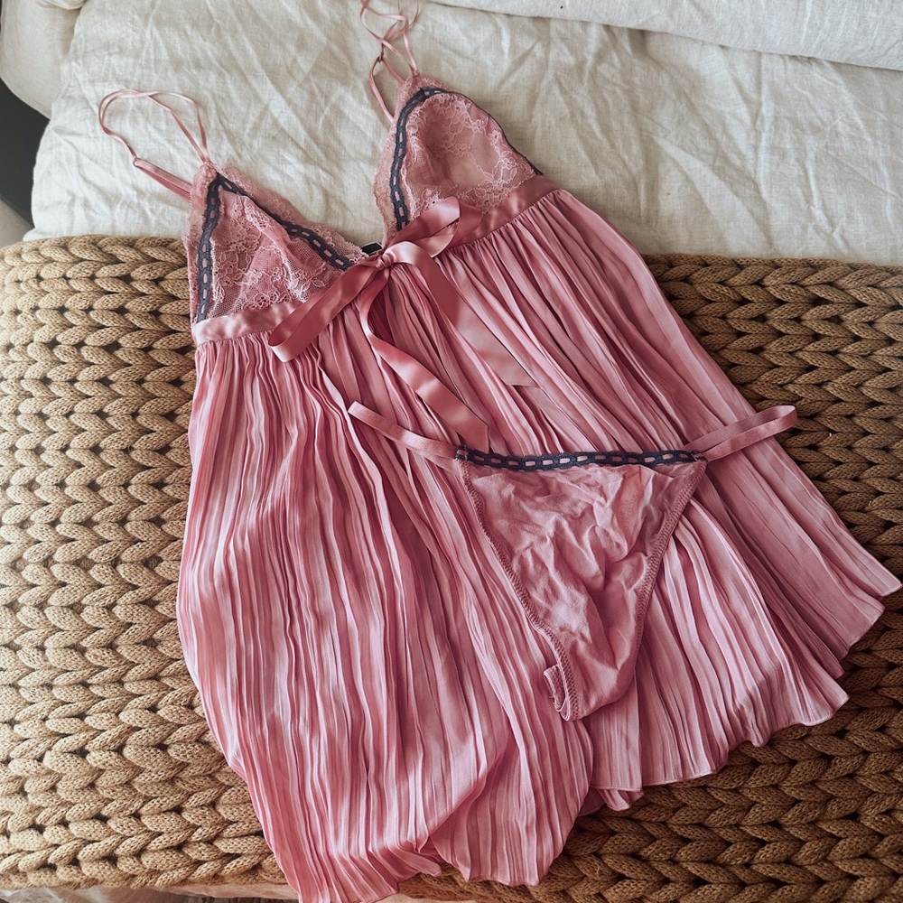 NWT 2Pc Victoria secret lingerie